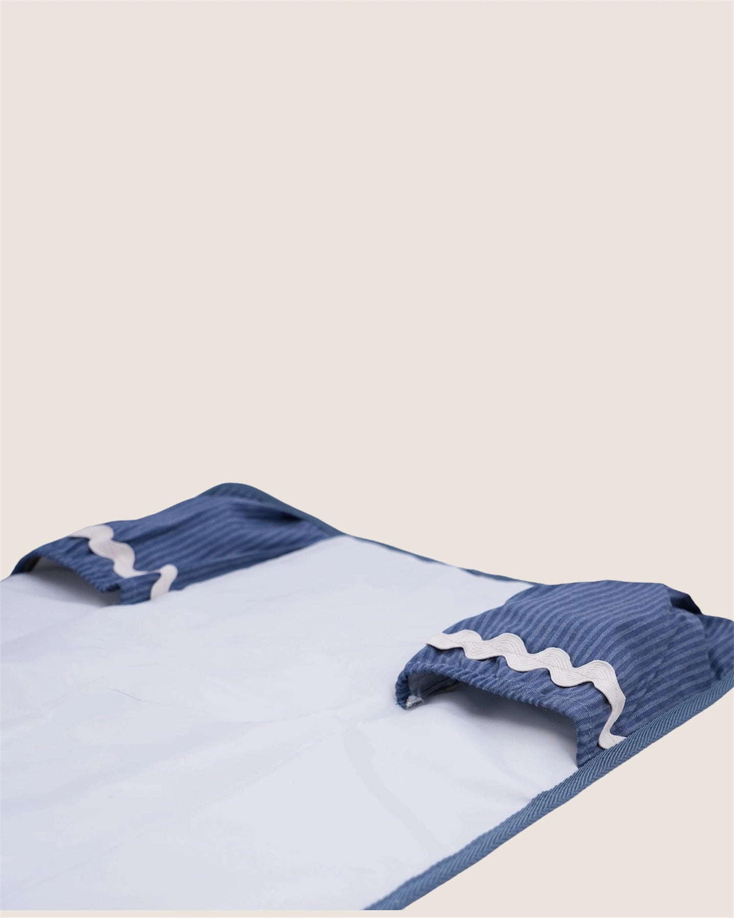 baby changing mat pockets for wipes and diapers